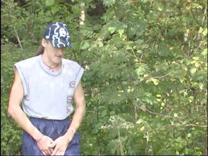 Зрелая мамочка в позе раком на природе дарит сыну оргазм